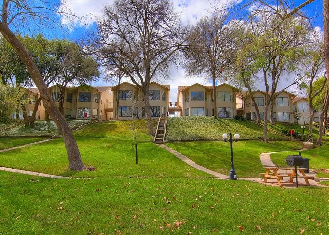 Comal River vacation homes.