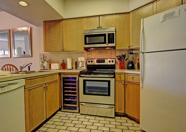 Inverness condo kitchen.